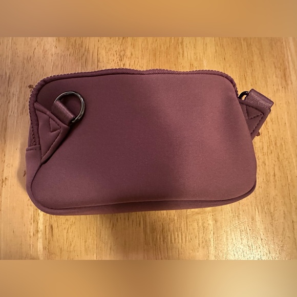 Rad Rev Neoprene Sling in Berry - Picture 3 of 6